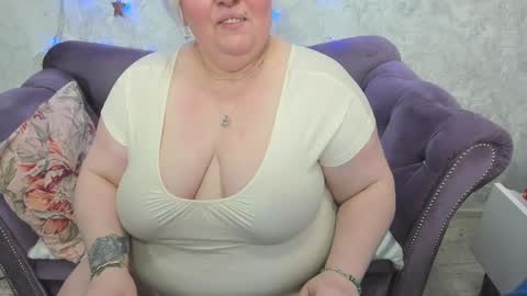 Snapshot of fashiona chatting on December 2024 11:37:02 PM fashiona online show from December 2024 11:37:02 PM