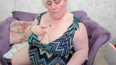 Snapshot of fashiona chatting on January 2025 01:37:02 AM fashiona online show from January 2025 01:37:02 AM