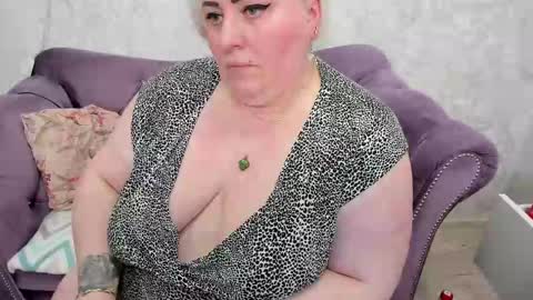 Snapshot of fashiona chatting on February 2025 12:22:02 AM fashiona online show from February 2025 12:22:02 AM