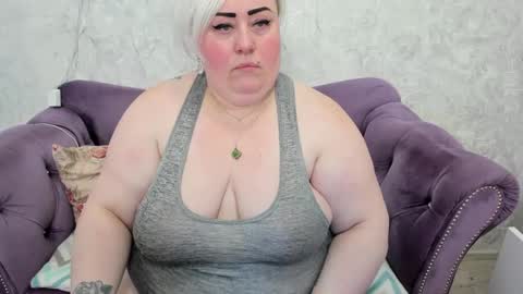 Snapshot of fashiona chatting on February 2025 09:27:01 AM fashiona online show from February 2025 09:27:01 AM