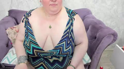 Snapshot of fashiona chatting on February 2025 12:19:02 AM fashiona online show from February 2025 12:19:02 AM
