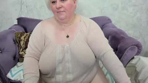 Snapshot of fashiona chatting on March 2025 12:39:02 AM fashiona online show from March 2025 12:39:02 AM