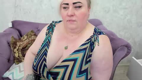 Snapshot of fashiona chatting on March 2025 10:41:02 AM fashiona online show from March 2025 10:41:02 AM