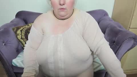 Snapshot of fashiona chatting on October 2025 04:33:01 AM fashiona online show from October 2025 04:33:01 AM