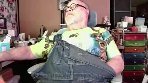 Snapshot of fatfreddythecat chatting on December 2024 08:27:02 AM Fred. online show from December 2024 08:27:02 AM