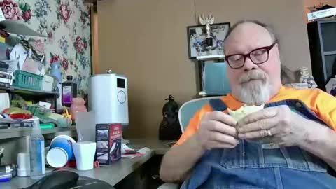 Snapshot of fatfreddythecat chatting on February 2025 03:34:02 AM Fred. online show from February 2025 03:34:02 AM