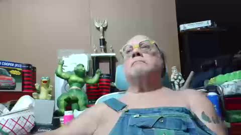 Snapshot of fatfreddythecat chatting on October 2025 01:28:01 AM Fred. online show from October 2025 01:28:01 AM