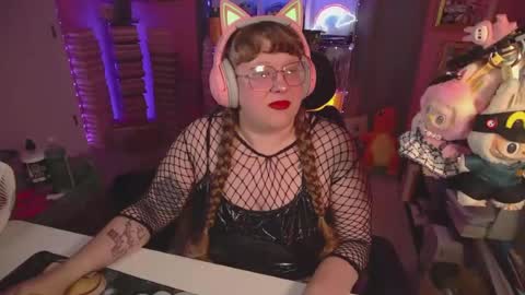 Snapshot of fatveronica chatting on June 2026 02:23:02 AM FatVeronica online show from June 2026 02:23:02 AM