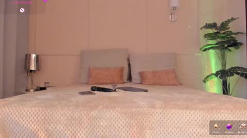 Snapshot of fay_miller2 chatting on September 2025 10:47:01 PM welcome to my world online show from September 2025 10:47:01 PM