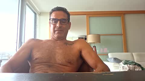 Snapshot of fdavoudi chatting on September 2025 09:14:01 PM Miami Persian online show from September 2025 09:14:01 PM