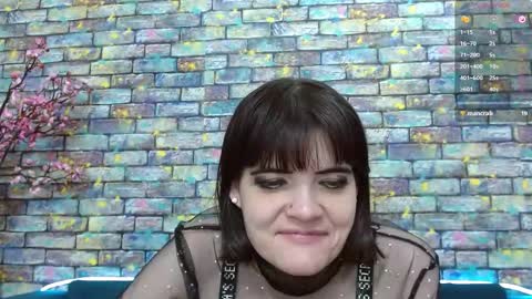 Snapshot of feelsgoodwoman chatting on December 2024 01:02:01 AM Laura online show from December 2024 01:02:01 AM
