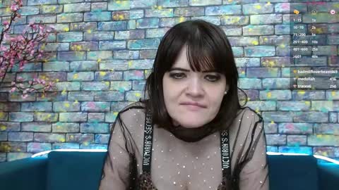 Snapshot of feelsgoodwoman chatting on December 2024 08:31:01 AM Laura online show from December 2024 08:31:01 AM