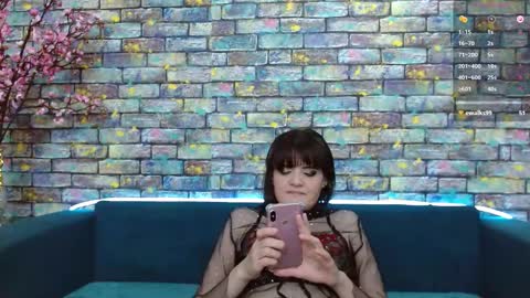 Snapshot of feelsgoodwoman chatting on December 2024 01:29:01 AM Laura online show from December 2024 01:29:01 AM