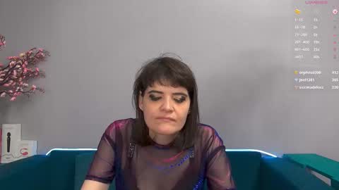Snapshot of feelsgoodwoman chatting on September 2025 03:43:02 AM Laura online show from September 2025 03:43:02 AM