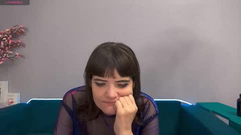 Snapshot of feelsgoodwoman chatting on October 2025 08:31:02 AM Laura online show from October 2025 08:31:02 AM
