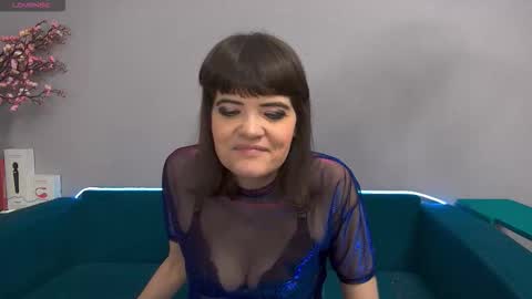 Snapshot of feelsgoodwoman chatting on October 2025 05:25:01 AM Laura online show from October 2025 05:25:01 AM