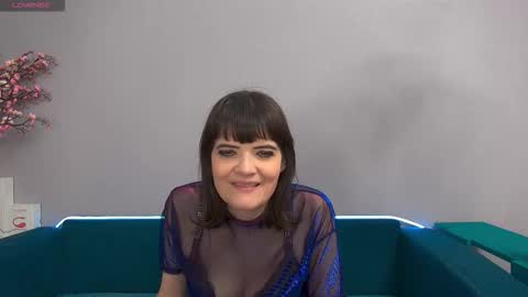 Snapshot of feelsgoodwoman chatting on October 2025 11:13:01 PM Laura online show from October 2025 11:13:01 PM
