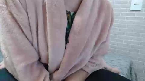 Felina Hot online show from October 2025 04:57:01 AM