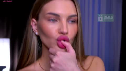 Snapshot of felissiany chatting on February 2026 04:52:01 AM Hello im Nova online show from February 2026 04:52:01 AM