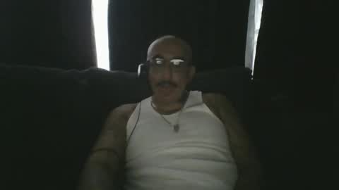 Snapshot of felixrlarios25 chatting on May 2026 03:20:02 PM felixrlarios25 online show from May 2026 03:20:02 PM