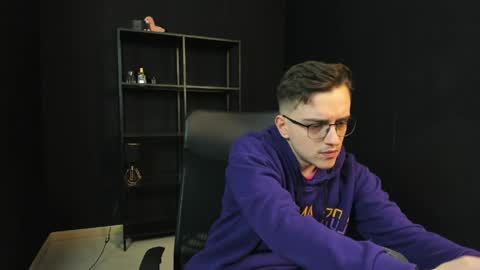 Snapshot of felixstark chatting on April 2026 04:30:02 AM FelixStark online show from April 2026 04:30:02 AM