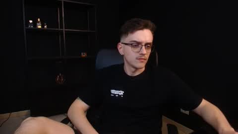 Snapshot of felixstark chatting on May 2026 06:04:02 PM FelixStark online show from May 2026 06:04:02 PM