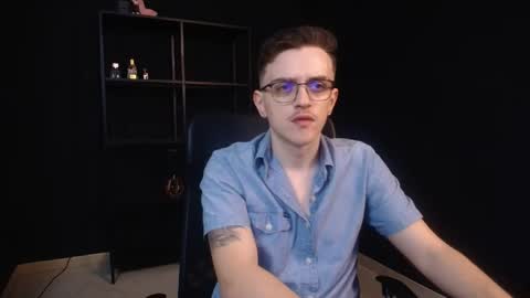 Snapshot of felixstark chatting on May 2026 05:49:01 AM FelixStark online show from May 2026 05:49:01 AM