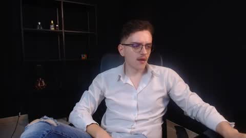 Snapshot of felixstark chatting on May 2026 04:30:01 AM FelixStark online show from May 2026 04:30:01 AM