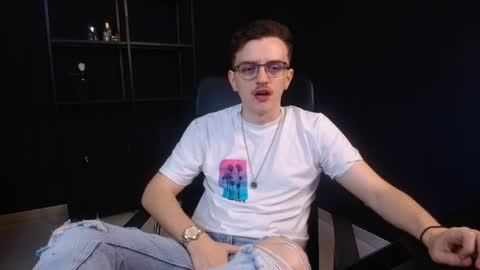 Snapshot of felixstark chatting on May 2026 06:10:02 AM FelixStark online show from May 2026 06:10:02 AM