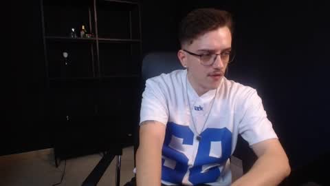 Snapshot of felixstark chatting on June 2026 05:23:01 AM FelixStark online show from June 2026 05:23:01 AM