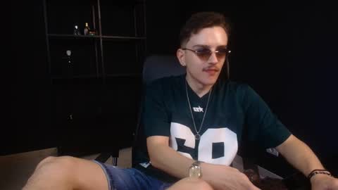 Snapshot of felixstark chatting on June 2026 05:08:01 AM FelixStark online show from June 2026 05:08:01 AM