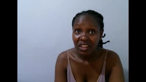 Snapshot of femaqueen chatting on April 2026 07:03:02 AM Navil online show from April 2026 07:03:02 AM