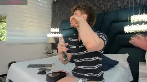 Snapshot of femboy_max chatting on June 2026 11:54:02 AM Femboy Max online show from June 2026 11:54:02 AM