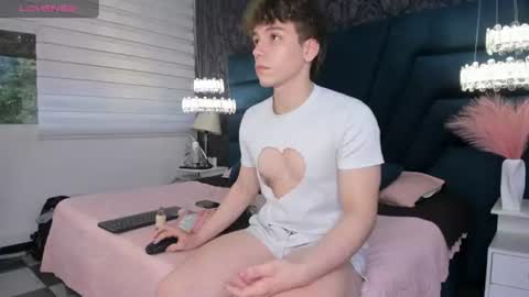 Snapshot of femboy_max chatting on July 2026 12:00:02 PM Femboy Max online show from July 2026 12:00:02 PM