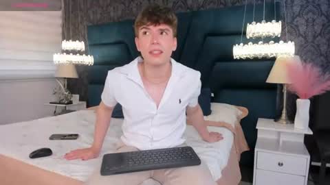Snapshot of femboy_max chatting on July 2026 12:34:01 PM Femboy Max online show from July 2026 12:34:01 PM