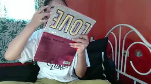 Snapshot of feminine_tsx chatting on April 2026 04:43:02 AM feminine_tsx online show from April 2026 04:43:02 AM