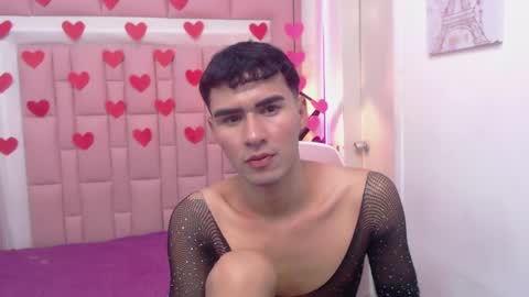 Snapshot of fenix19_ chatting on February 2025 05:16:01 AM IM FENIX online show from February 2025 05:16:01 AM