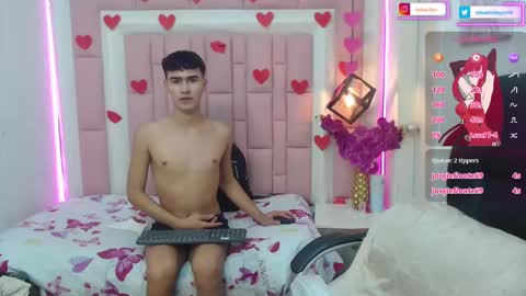 Snapshot of fenix19_ chatting on March 2025 10:45:02 AM IM FENIX online show from March 2025 10:45:02 AM