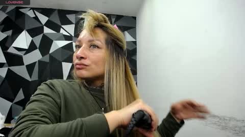 Snapshot of fenix_purple chatting on October 2025 07:58:02 PM FENIX online show from October 2025 07:58:02 PM