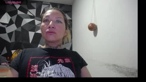 Snapshot of fenix_purple chatting on January 2026 03:27:01 PM FENIX online show from January 2026 03:27:01 PM