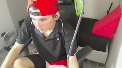 FERNANDO online show from November 2025 02:03:01 AM