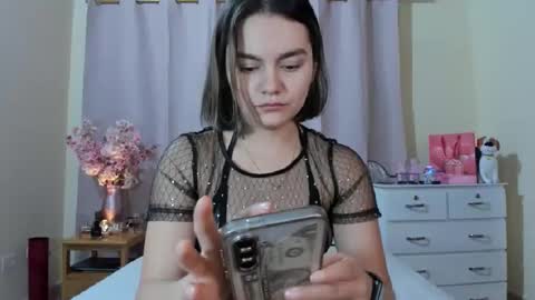 fernanda_151 online show from February 2026 06:35:01 PM