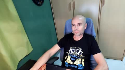 Snapshot of fernandez83 chatting on June 2026 07:04:02 PM fernandez83 online show from June 2026 07:04:02 PM