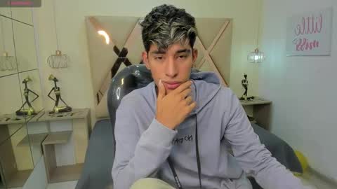 FER PHOENIX online show from October 2025 03:32:01 AM