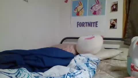 gummybear101 online show from September 2025 12:11:01 AM