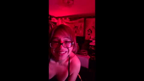 Snapshot of feynomenal_xo chatting on April 2026 02:36:02 AM feynomenal_xo online show from April 2026 02:36:02 AM