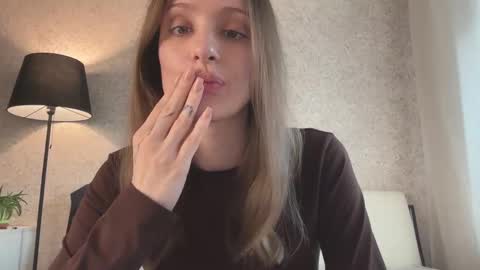 Snapshot of fflloowweerr chatting on February 2026 07:57:02 AM Lisa online show from February 2026 07:57:02 AM