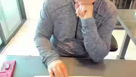 fhetzl online show from October 2025 12:10:01 AM