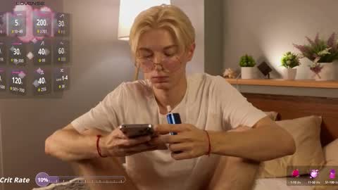 Snapshot of fiachand chatting on September 2025 10:13:01 PM Thomas online show from September 2025 10:13:01 PM