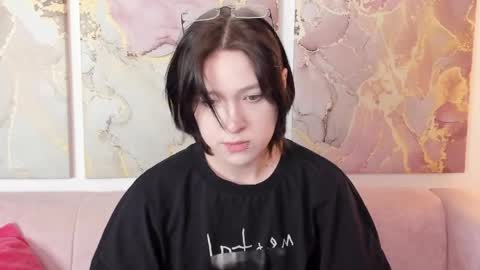 fiamoory online show from April 2026 07:05:01 AM